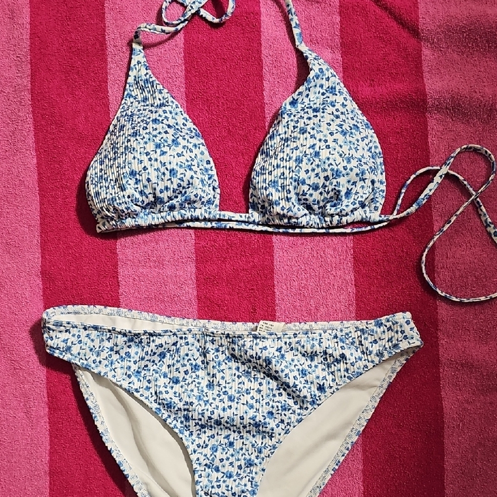 Hollister White and Blue Swimwear